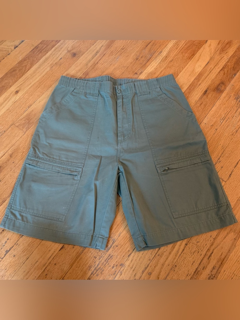 St. John's Bay comfort fit olive green cargo shorts size M
